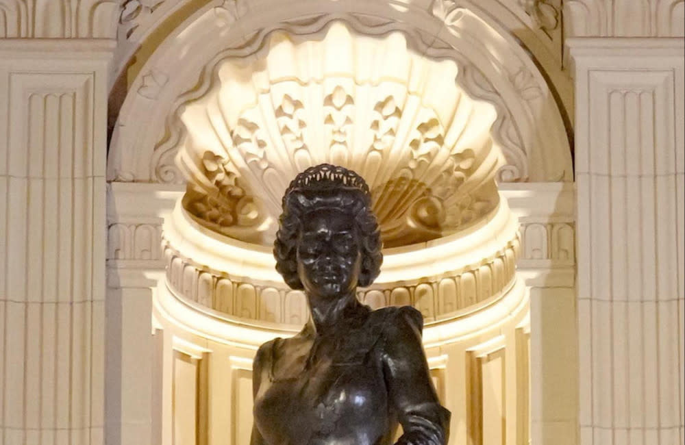 A new statue of Queen Elizabeth has been unveiled credit:Bang Showbiz