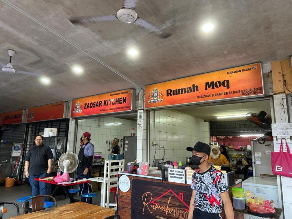 Rumah Moq - The stall