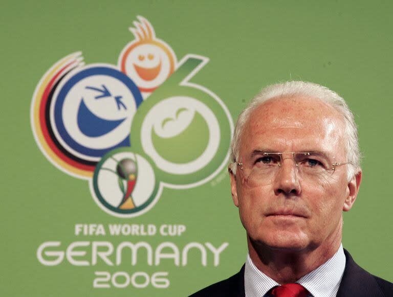 La figura de Franz Beckenbauer comenzó a opacarse en 2015, cuando salieron a la luz indicios de que Alemania podría haberse asegurado el Mundial de 2006 mediante la compra de votos