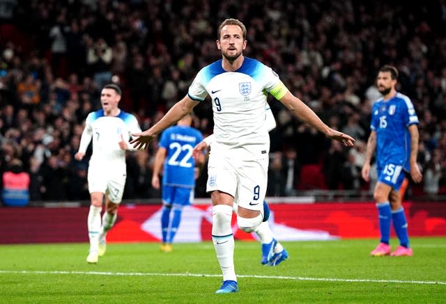 Der Engländer Harry Kane feiert sein Tor im Wembley-Stadion