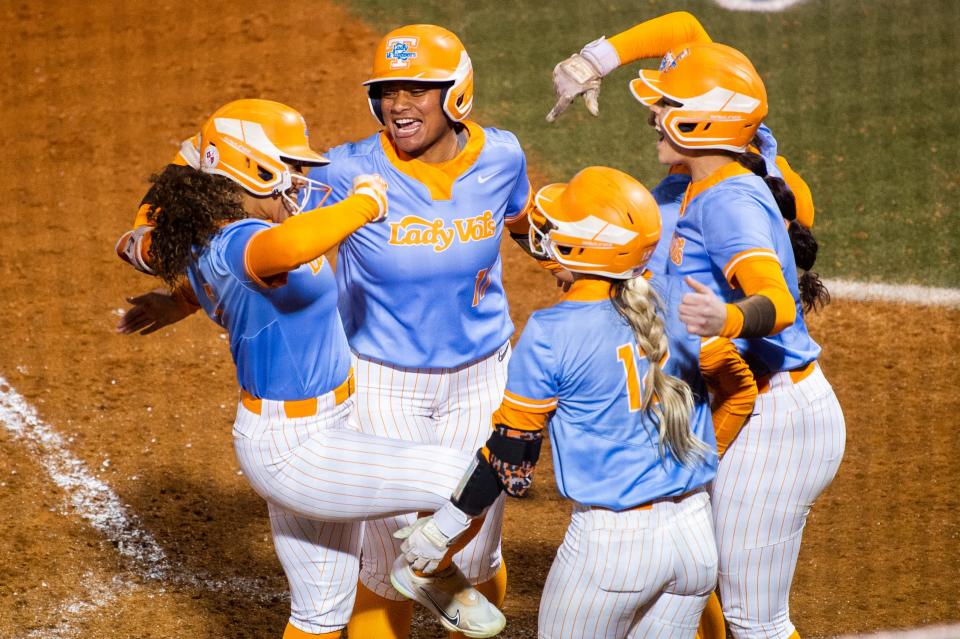 What we learned from Tennessee softball's sweep of Florida to stay atop