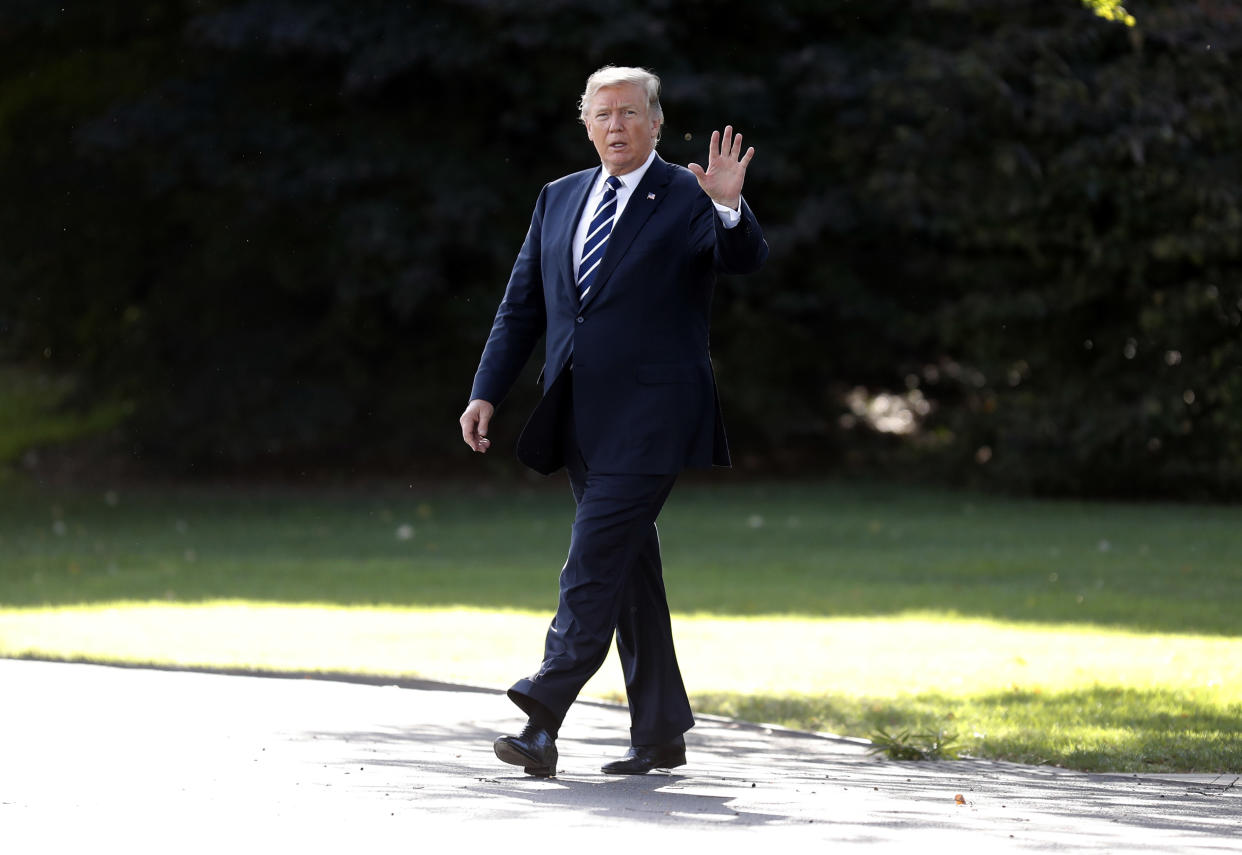 Donald Trump versprach Chris Baldridge einen Scheck über 25.000 Dollar. Nach über vier Monaten soll der Scheck nun verschickt worden sein. (Bild: AP Photo)