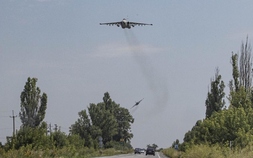 Ukraine military jets over Donetsk