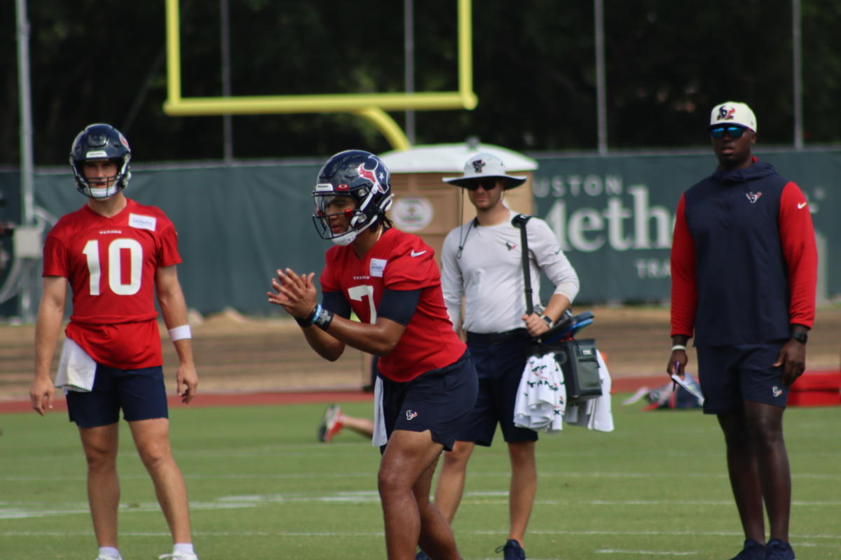 Houston Texans Quarterback Protection a 'Group Effort' Says Coach DeMeco  Ryans - Sports Illustrated Houston Texans News, Analysis and More