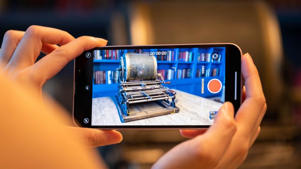Cinematic Mode on iPhone 13