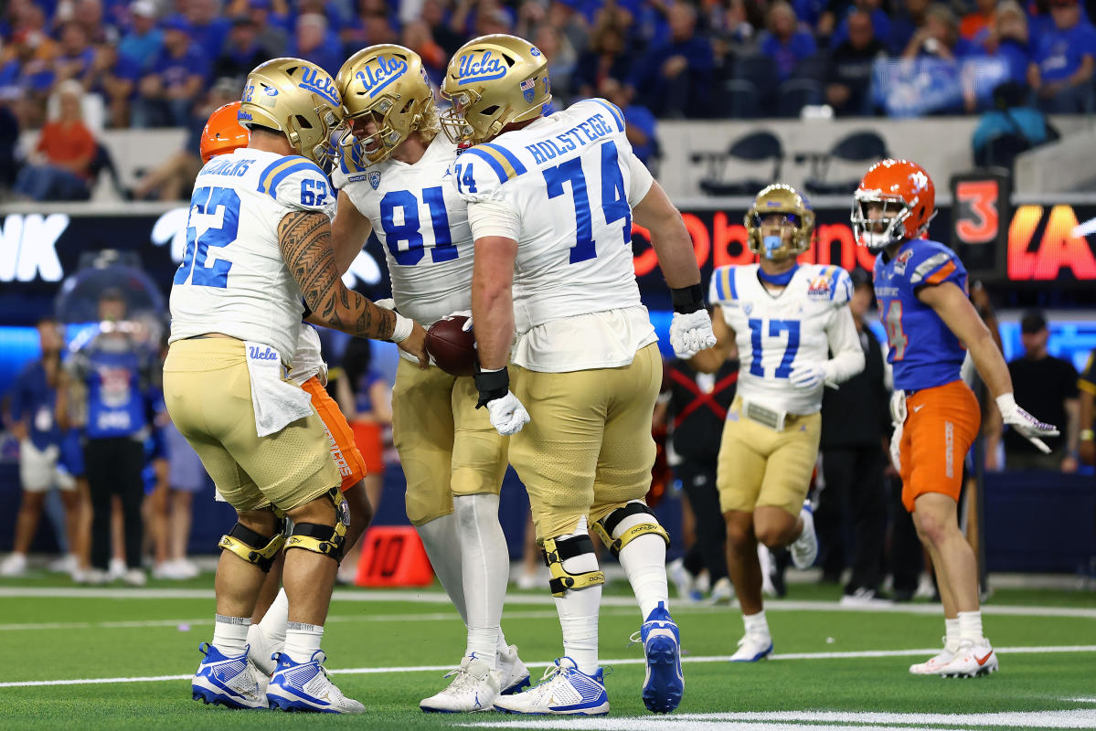 2023 Bowl Games schedule, college football scores, live updates: UCLA,  Texas Tech in action