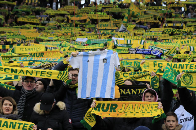 Torcedores do Nantes prestam homenagens a Emiliano Sala