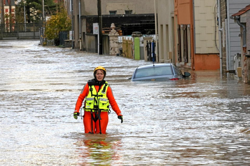 Le Pas-de-Calais reste placé en vigilance rouge pluie-inondation ce vendredi 10 novembre au matin.  - Credit:DENIS CHARLET / AFP