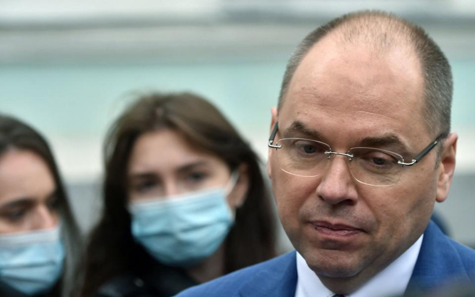 Former Ukrainian Health Minister Maksym Stepanov talking with medical worker during their protest action in Kyiv