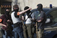 <p>Police gather in downtown Muenster, Germany, Saturday, April 7, 2018. (Photo: Bernd Thissen/dpa via AP) </p>