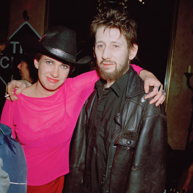 Victoria Mary Clarke y Shane MacGowan en una foto de 1999 credit:Bang Showbiz