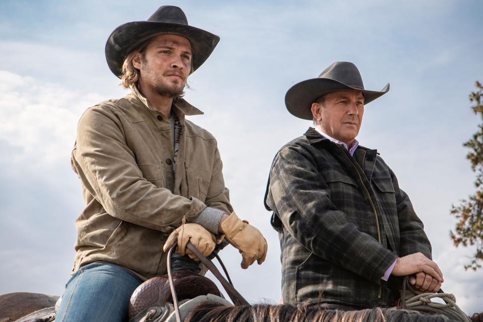 YELLOWSTONE, from left: Luke Grimes, Kevin Costner, 'The Reek of Desperation', (Season 2, ep. 203, aired July 10, 2019). photo: Emerson Miller / ©Paramount Network / courtesy  Everett Collection