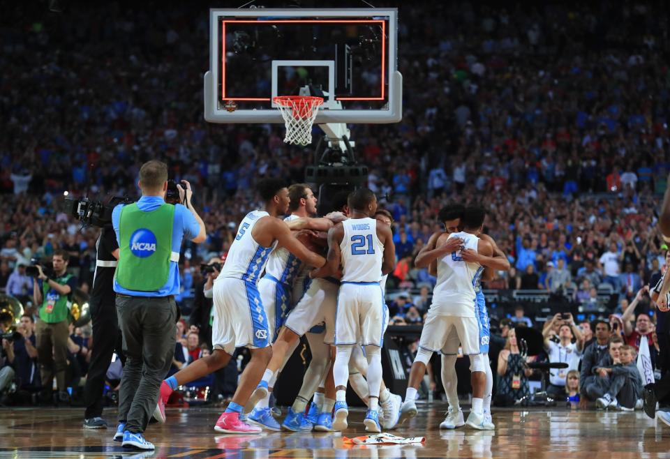 <p>The North Carolina Tar Heels celebrate after defeating the Gonzaga Bulldogs during the 2017 NCAA Men’s Final Four National Championship game at University of Phoenix Stadium on April 3, 2017 in Glendale, Arizona. The Tar Heels defeated the Bulldogs 71-65. (Photo by Tom Pennington/Getty Images) </p>
