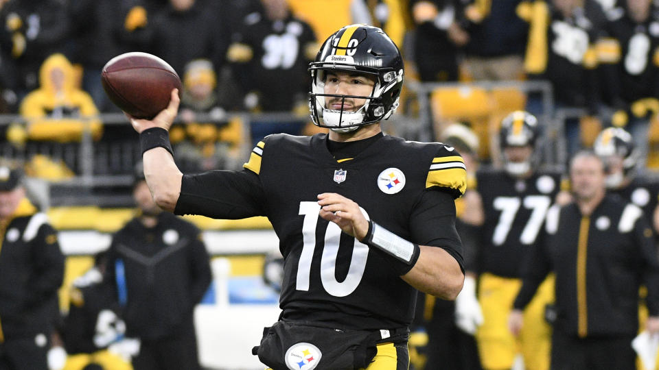 Pittsburgh Steelers quarterback Mitch Trubisky throws a pass during the second half of an NFL football game against the Baltimore Ravens in Pittsburgh, Sunday, Dec. 11, 2022. The Ravens won 16-14. (AP Photo/Don Wright)