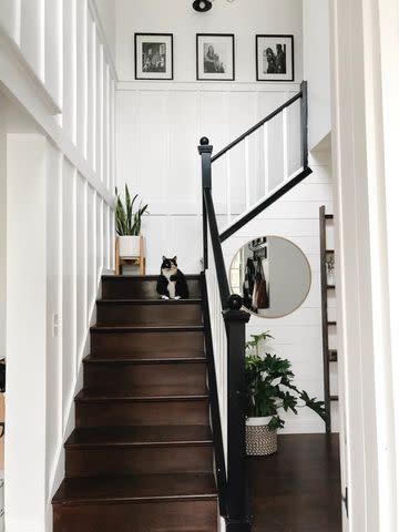 <p><a href="https://homeonmountforest.com/2019/02/04/entryway-remodel-week-6-the-reveal/" data-component="link" data-source="inlineLink" data-type="externalLink" data-ordinal="1" rel="nofollow">Home on Mount Forest</a></p>