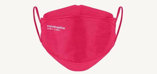 This mask pack helps benefit breast cancer research. (Photo: Evolvetogether)