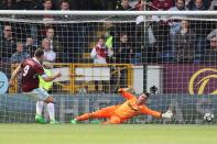 <p>BURNLEY, ENGLAND – MAY 21: Sam Vokes of Burnley scores his sides first goal past Adrian of West Ham United during the Premier League match between Burnley and West Ham United at Turf Moor on May 21, 2017 in Burnley, England. (Photo by Ian MacNicol/Getty Images) </p>