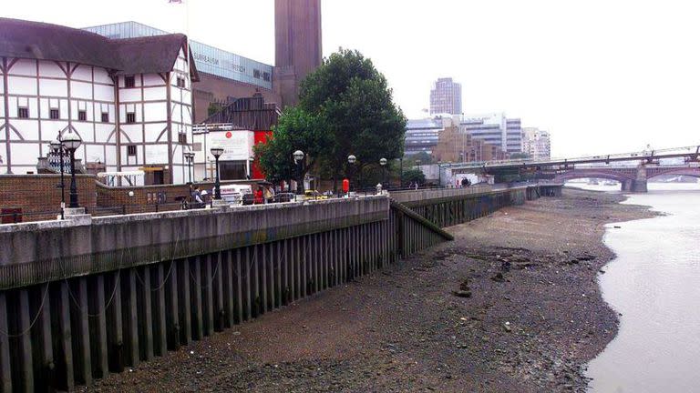 El cuerpo fue encontrado en el Támesis, cerca del famoso Globe Theatre de Londres