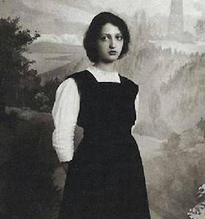 Portrait of a young Clara Haskil. <a href="https://commons.wikimedia.org/wiki/File:Clara_Haskil_fiatalon.jpg" rel="nofollow noopener" target="_blank" data-ylk="slk:Wikimedia Commons;elm:context_link;itc:0;sec:content-canvas" class="link ">Wikimedia Commons</a>