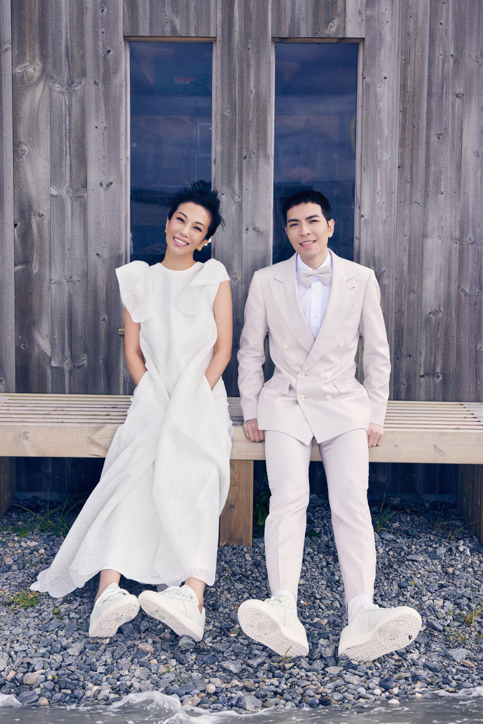 婚紗照中，蕭敬騰與林有慧笑得燦爛。（喜鵲娛樂提供）