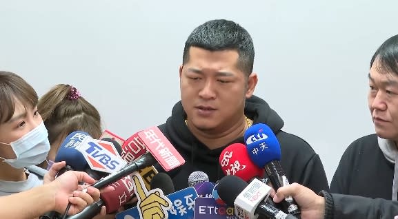 草爺提到事件爆發後，不少酸民表示他們是「8+9不意外」。（圖／東森新聞）