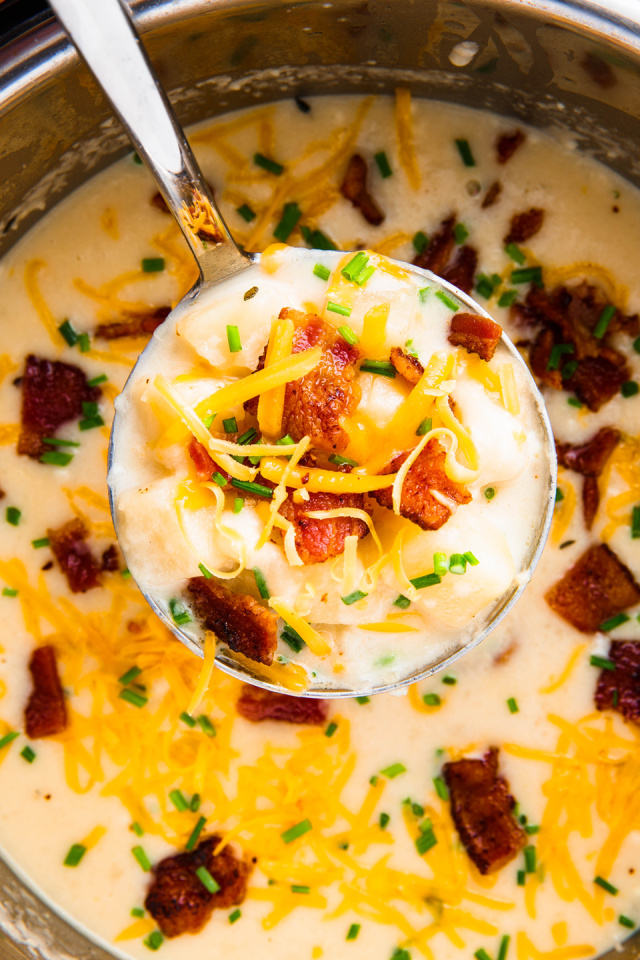 Loaded Baked Potato Soup - Creme De La Crumb