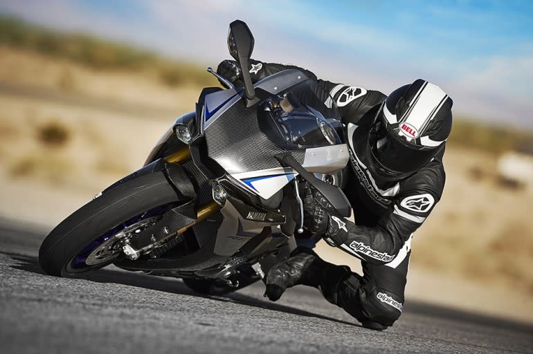 2015-Yamaha-R1-R1M-Specs-15