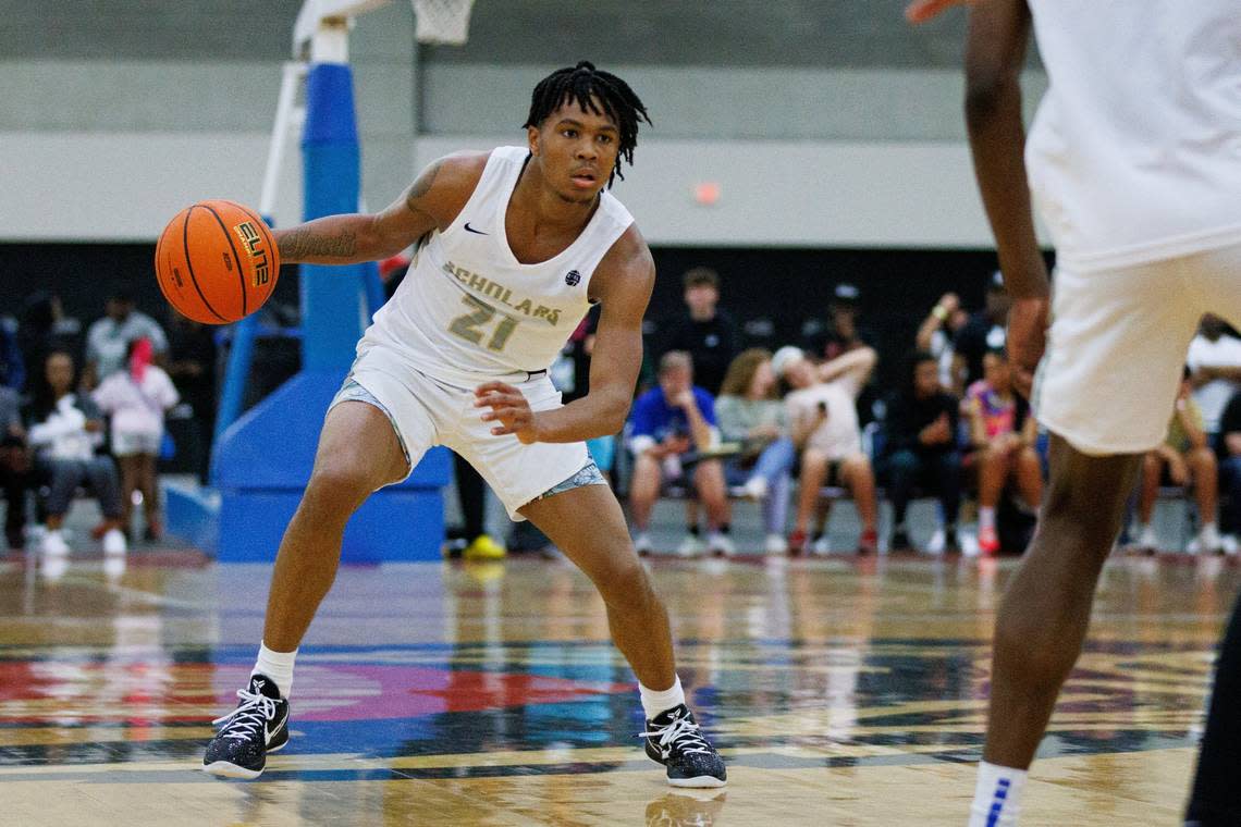 Kentucky signee DJ Wagner (21) is the top-rated prospect in the class of 2023.