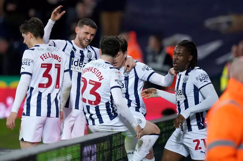 West Bromwich Albion's Brandon Thomas-Asante (right) celebrates