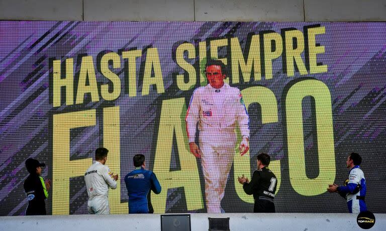 En el autódromo Oscar y Juan Gálvez, de Buenos Aires, el Top Race rindió tributo a Juan María Traverso, tricampeón de la categoría