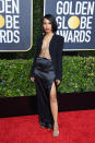 So viel Haut gibt es bei den Golden Globes selten zu sehen: Kerry Washington trug ihren Altuzarra-Blazer offen - mit nichts darunter außer einer silbernen Kette. Rote Lippen und ein hoher Beinschlitz rundeten den lasziven Look ab. (Bild: Daniele Venturelli/WireImage)