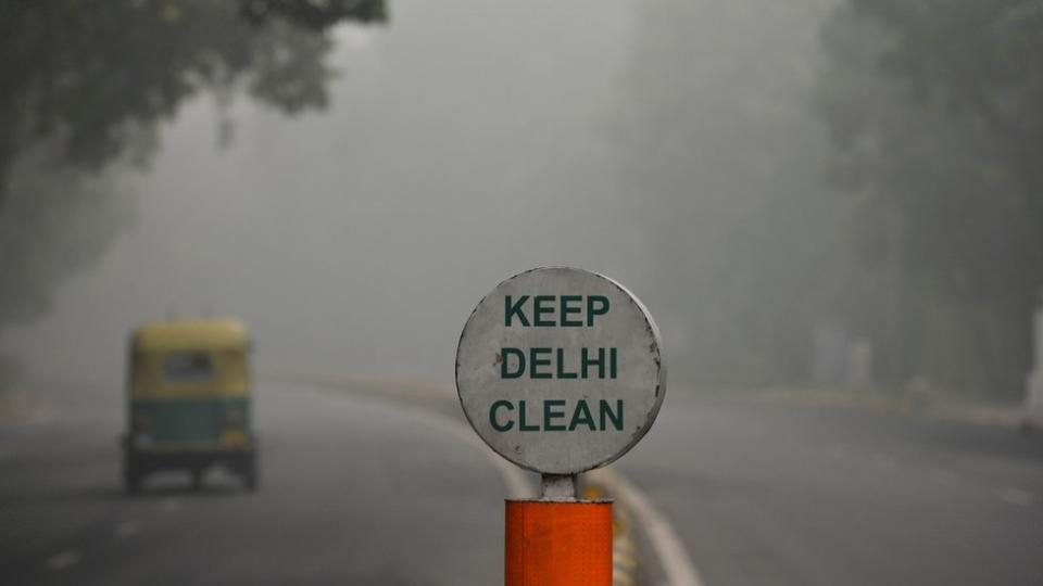 El ministro principal Kejriwal dijo que el plan conocido como “par-impar” eliminará de las calles cientos de miles de automóviles, y si la crisis persiste se mantendrá más tiempo. A los que ignoren la regla se les impondrá una multa de 4.000 rupias (US$56), más del doble que la estipulada en ocasiones anteriores.