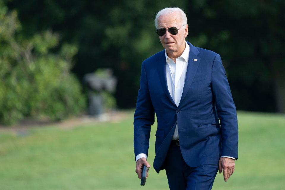 US President Joe Biden walks to the White House in Washington, DC, on July 7, 2024, after attending campaign events in Pennsylvania. (Photo by Chris Kleponis / AFP) (Photo by CHRIS KLEPONIS/AFP via Getty Images)