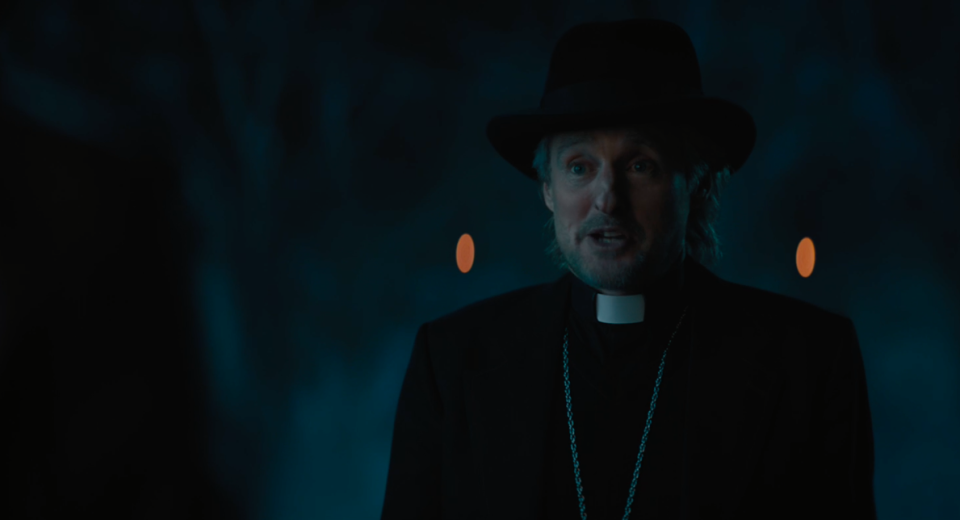 Owen Wilson plays Kent the priest in Disney's Haunted Mansion. (Disney)