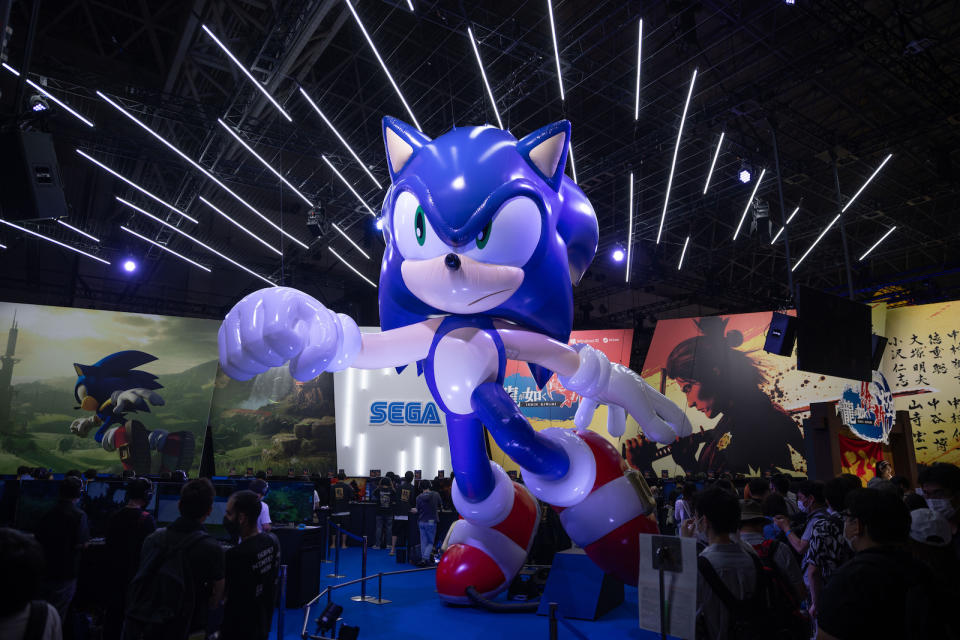 CHIBA, JAPAN - 2022/09/17: Sonic the Hedgehog balloon at the Sega exhibition area at Tokyo Game Show 2022. After a two years break forced by the Covid-19 pandemic, the Tokyo Game Show returned to Makuhari Messe in Chiba, Japan. (Photo by Stanislav Kogiku/SOPA Images/LightRocket via Getty Images)