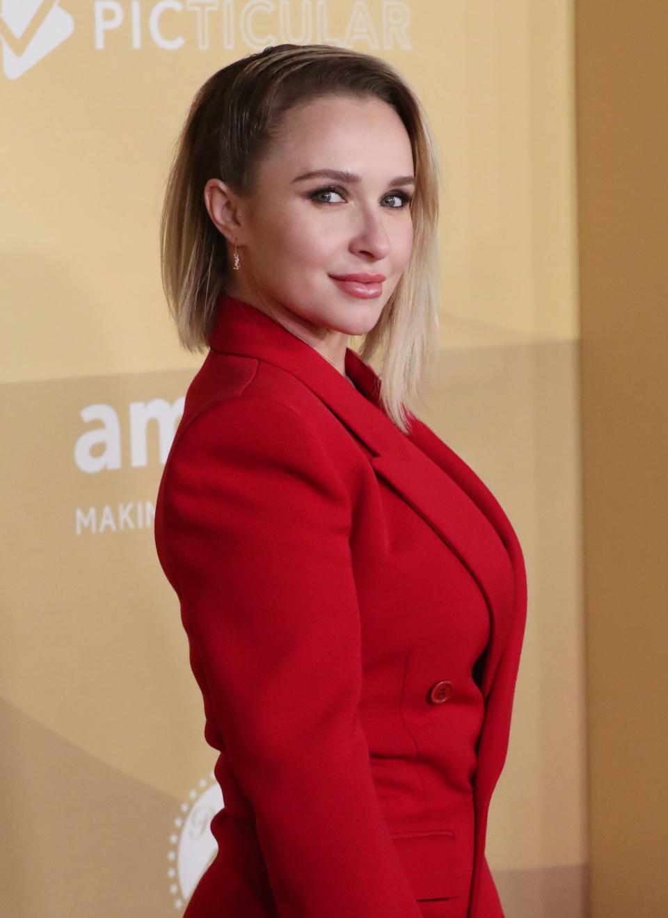 Red Hot Hayden Panettiere Stuns In A Blazer Dress At The 2022 Amfar Gala See Photos 