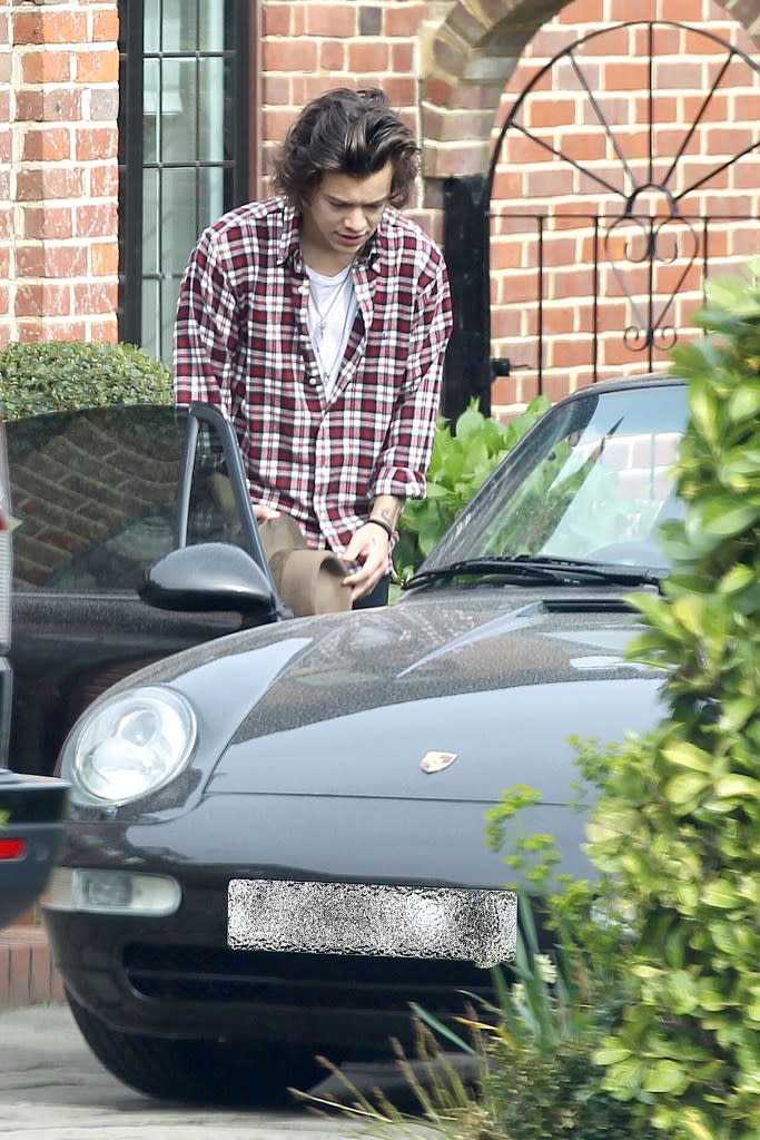 Harry Styles owns a number of cars including a Porsche 911. Vantagenews / AKM-GSI