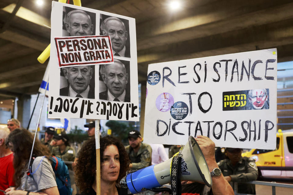 Netanyahu leaves Israel for the US (Menahem Kahana / AFP via Getty Images)