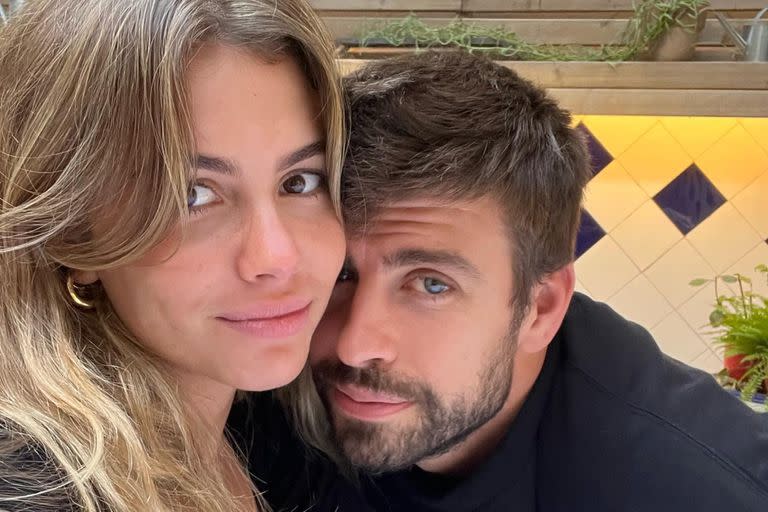 Gerard Piqué y Clara Chía Martí es la primera foto publicada en el Instagram de él. 