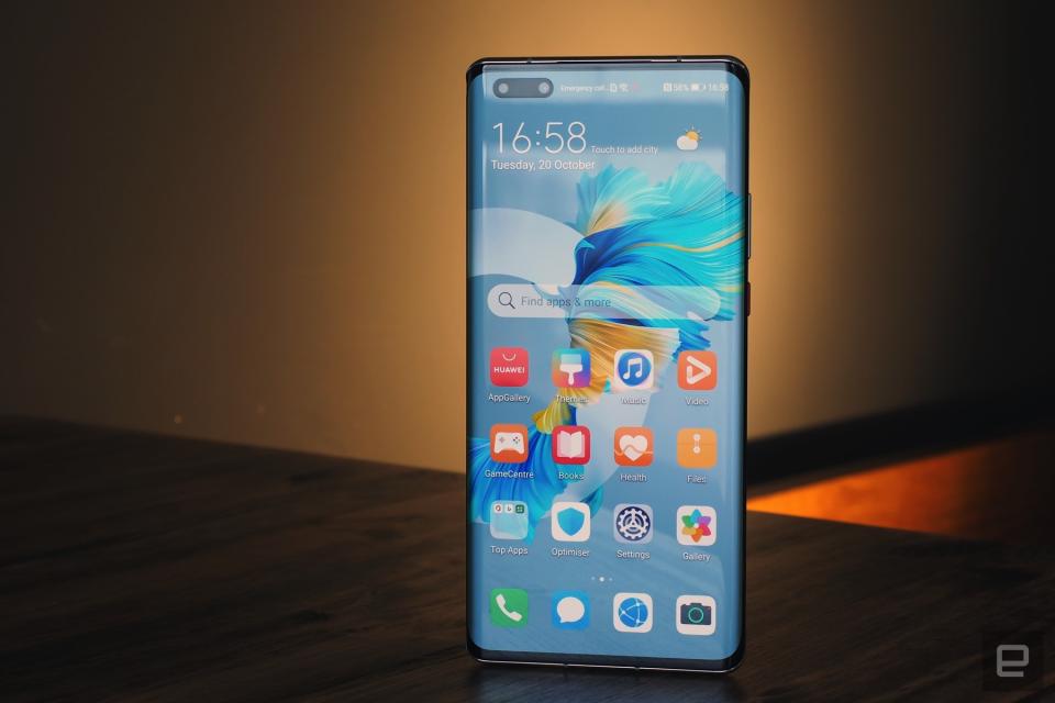 Hands-on images of Huawei’s latest flagship smartphone the Mate 40 Pro running EMUI 11 and packing incredible cameras.