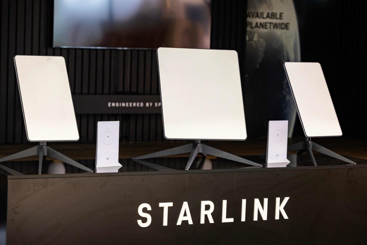  Starlink hardware. 