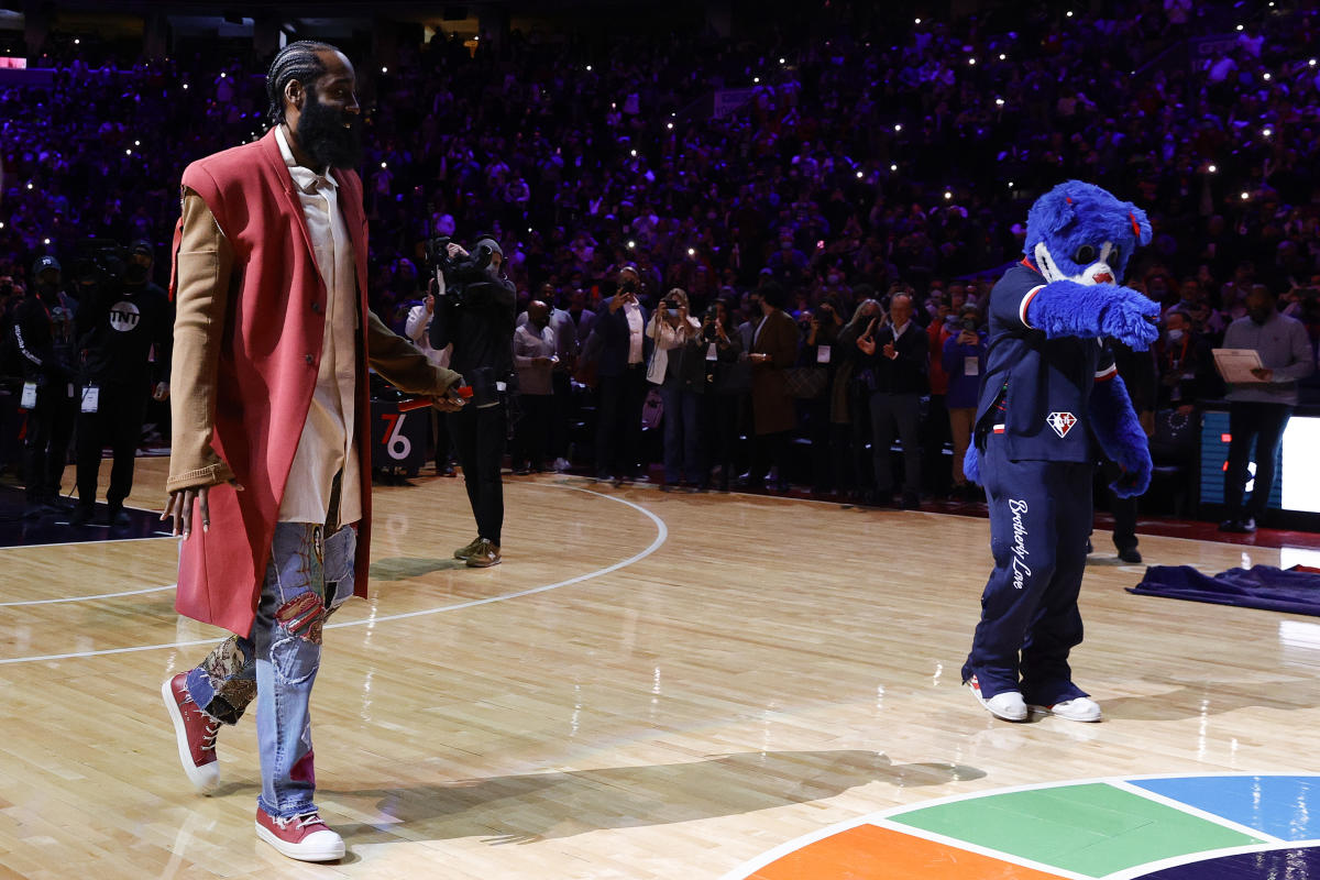 James Harden shows up in pajamas for Sixers' opening night vs. Celtics