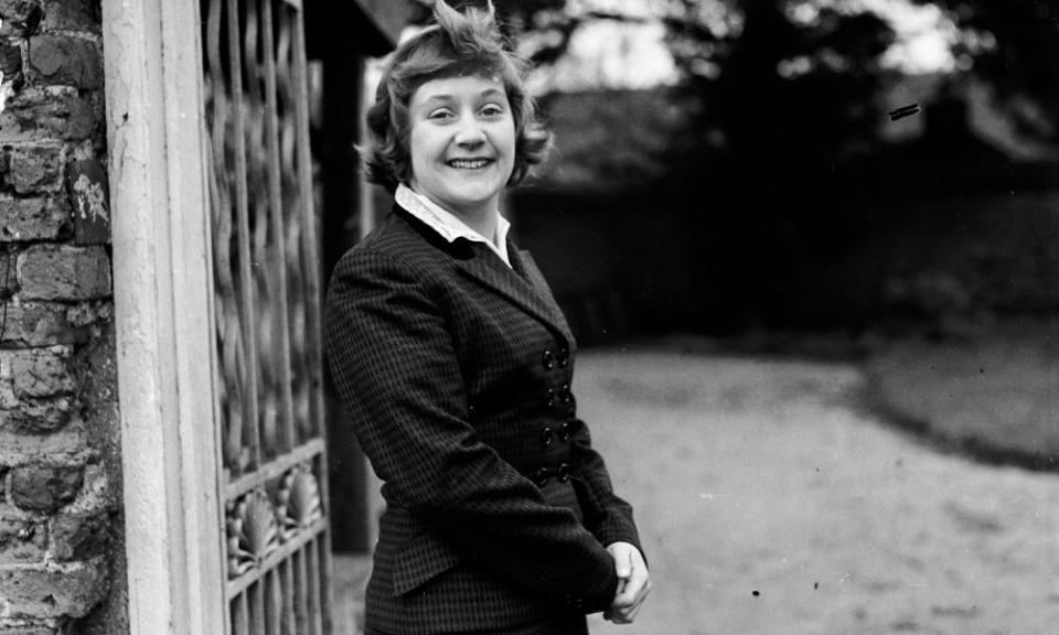 Shirley Williams (then Shirley Catlin) in 1954, the Labour candidate in the Harwich by-election.