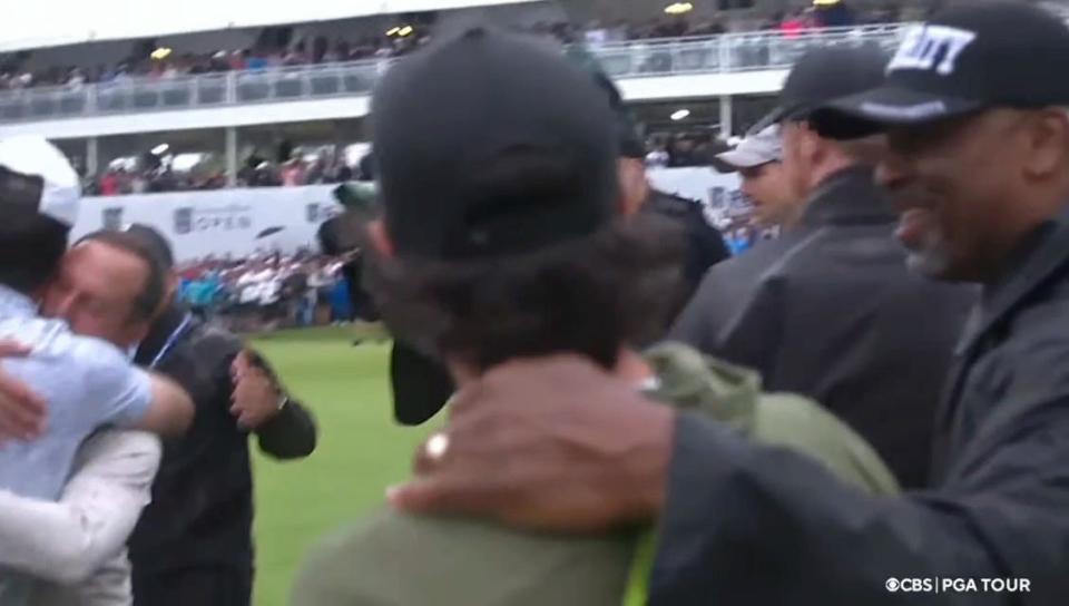 Adam Hadwin and security guard at Canadian Open