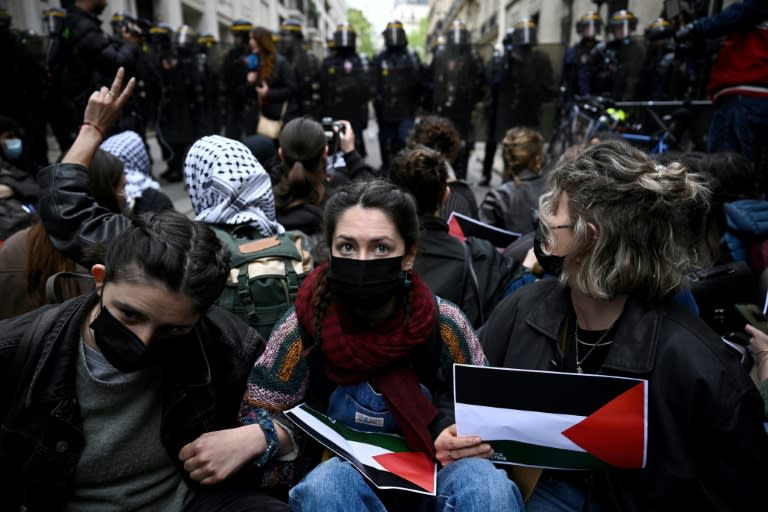 Student protesters stage a pro-Palestinian rally at Sciences Po university in Paris (JULIEN DE ROSA)