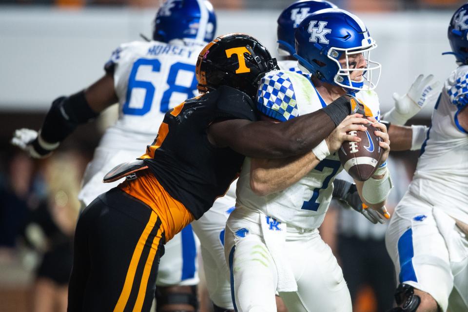 Tennessee defensive lineman/linebacker Byron Young (6) sacks Kentucky quarterback Will Levis during Tennessee's game against Kentucky at Neyland Stadium in Knoxville, Tenn., on Saturday, Oct. 29, 2022.