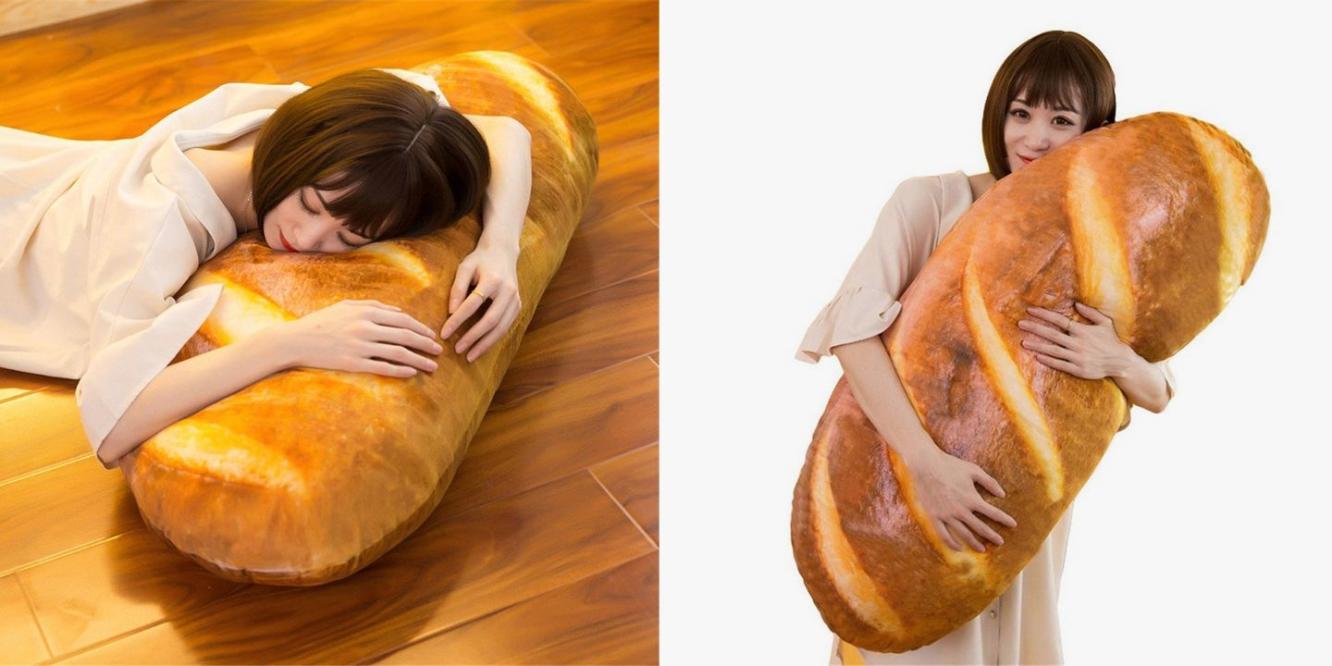 https://s.yimg.com/ny/api/res/1.2/JgLwiWwofJHuGYdRD9bymA--/YXBwaWQ9aGlnaGxhbmRlcjtoPTY2Ng--/https://hips.hearstapps.com/hmg-prod/images/baguette-pillow-1554904960.jpg?crop=1xw%3A1xh%3Bcenter%2Ctop&resize=1440%3A%2A