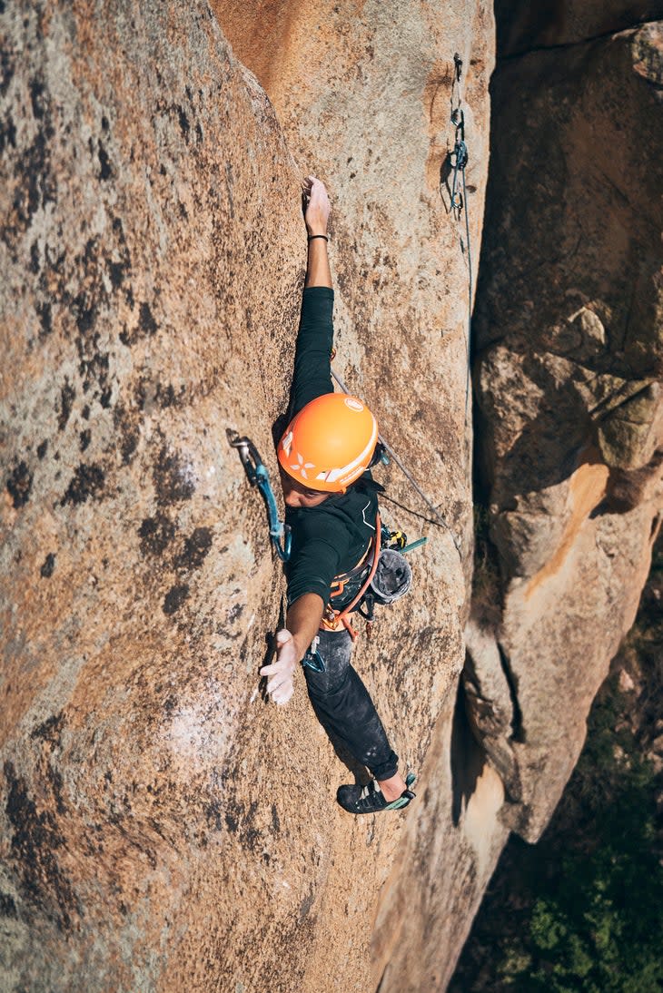 Romy Fuchs finds her balance on the 7c+ (pitch two). (Photo: Frank Kretschmann)