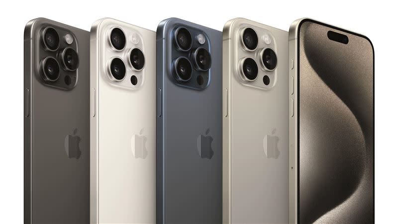 iPhone 15 Pro首度導入鈦金屬邊框，使得機體更加輕盈。（圖／翻攝自官網）