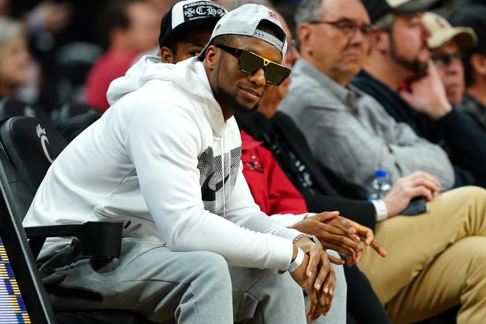 Cincinnati Bengals running back Joe Mixon in attendance in the first half of an NCAA menÕs college basketball game between the Houston Cougars and the Cincinnati Bearcats, Sunday, Feb. 6, 2022, at Fifth Third Arena in Cincinnati.